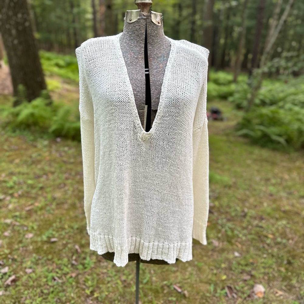 Show Me Your MuMu Cream V-Neck Hug Me Sweater